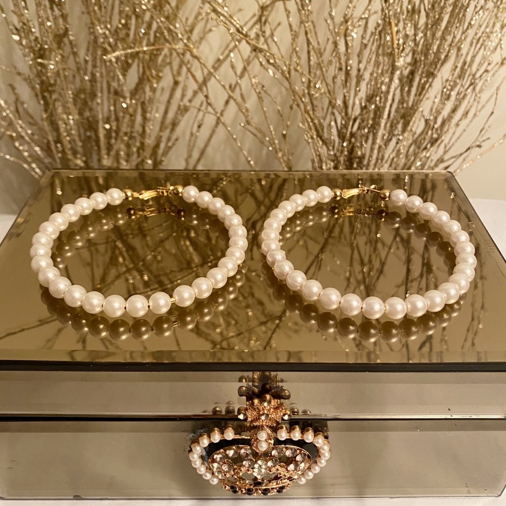 Pearl Hoops✨✨ - Picture 3 of 4
